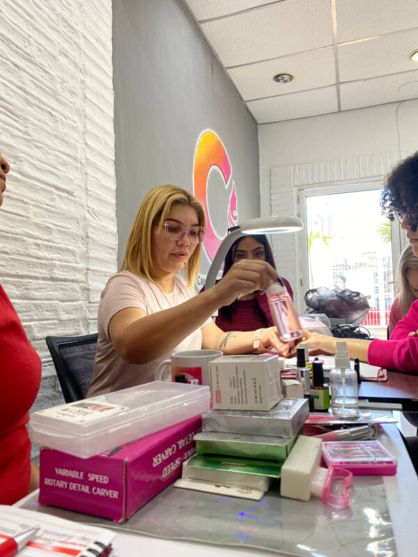 Manicure y Pedicure - Imagen 3