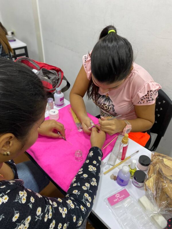 Manicure y Pedicure - Imagen 2